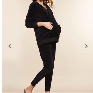Maternity Jessica Simpson set